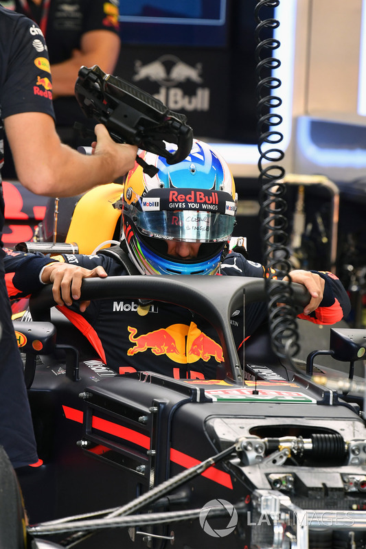 Daniel Ricciardo, Red Bull Racing RB13 and halo