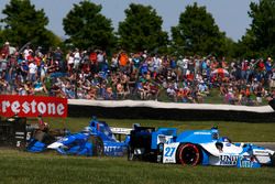 Choque de Tony Kanaan, Chip Ganassi Racing Honda, Marco Andretti, Andretti Autosport Honda