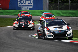 Roberto Colciago davanti ad Attila Tassi, Honda Civic TCR