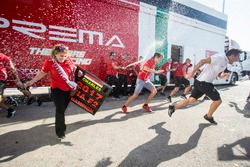 Charles Leclerc, PREMA Powerteam and Antonio Fuoco, PREMA Powerteam celebrate with their team