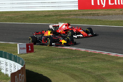 Max Verstappen, Red Bull Racing RB13 and Kimi Raikkonen, Ferrari SF70H battle for position