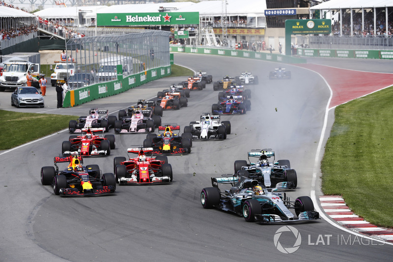 Start: Lewis Hamilton, Mercedes AMG F1 W08, Max Verstappen, Red Bull Racing RB13, Sebastian Vettel, 