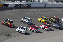 Martin Truex Jr., Furniture Row Racing Toyota, Brad Keselowski, Team Penske Ford