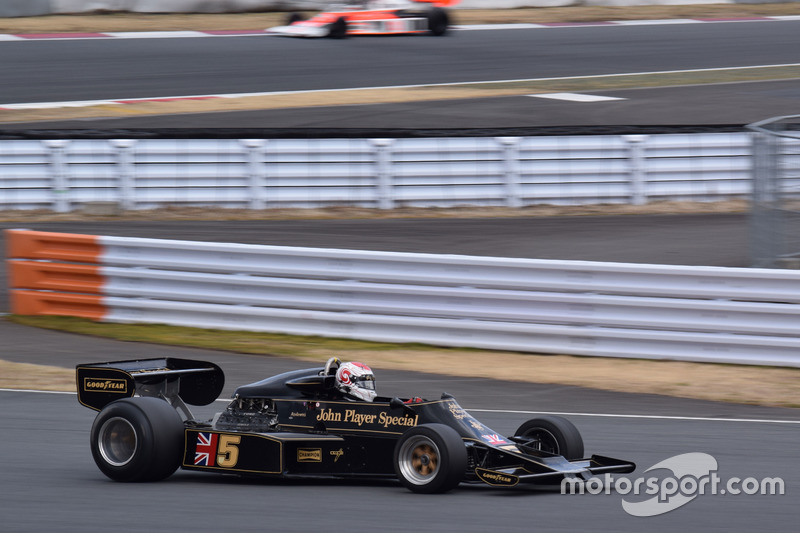 ロータス77
