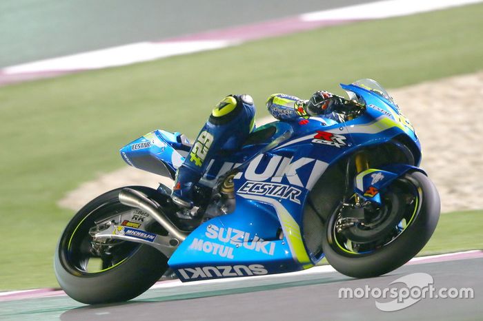 Andrea Iannone al manillar de la GSX-RR oficial en Qatar