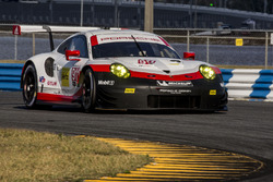#911 Porsche Team North America Porsche 911 RSR: Patrick Pilet, Dirk Werner
