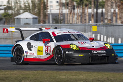 #911 Porsche Team North America Porsche 911 RSR: Patrick Pilet, Dirk Werner