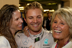 Nico Rosberg, Mercedes AMG F1 celebrates his World Championship with wife Vivian Rosberg and mother Sina Rosberg