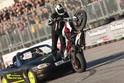 L'esibizione dello stuntman Kevin Carmichael