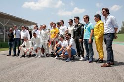 Foto di gruppo con gli invitati al Minardi Historic Day