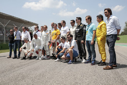 Foto di gruppo con gli invitati al Minardi Historic Day
