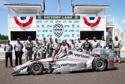 Race winner Will Power, Team Penske Chevrolet