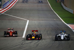 Kimi Raikkonen, Ferrari SF16-H, Daniel Ricciardo, Red Bull Racing RB12 and Felipe Massa, Williams FW38