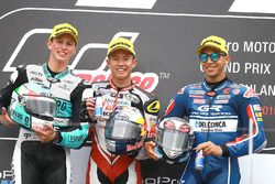 Podio: il vincitore Khairul Idham Pawi, Honda Team Asia, il secondo classificato Andrea Locatelli, L