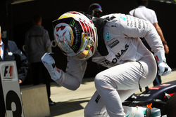 Race winner Lewis Hamilton, Mercedes AMG F1 W07 Hybrid celebrates in parc ferme