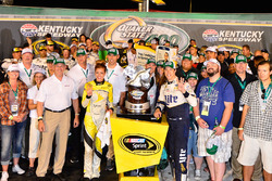 Sieger Brad Keselowski, Team Penske, Ford