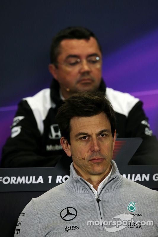 Toto Wolff, Mercedes AMG F1 Accionista y Director Ejecutivo en conferencia de prensa de la FIA