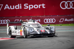 #2 Porsche Team Porsche 919 Hybrid: Romain Dumas, Neel Jani, Marc Lieb
