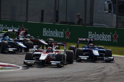Nobuharu Matsushita, ART Grand Prix leads Sergio Canamasas, Carlin; Marvin Kirchhofer, Carlin and Gustav Malja, Rapax