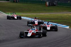 Alexander Albon, ART Grand Prix precede Nyck De Vries, ART Grand Prix, Antonio Fuoco, Trident e Char