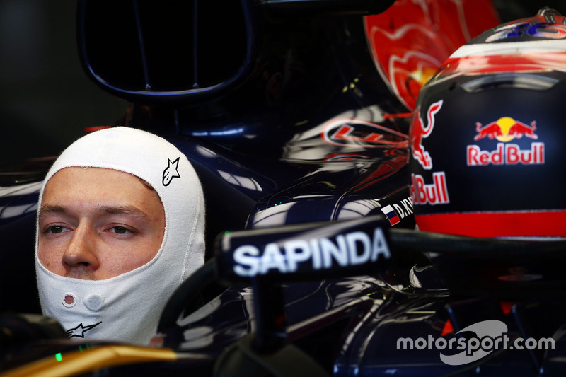 2016 год. В боксах Toro Rosso