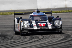 #1 Porsche Team Porsche 919 Hybrid: Timo Bernhard, Mark Webber, Brendon Hartley