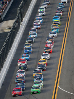 Start: Greg Biffle, Roush Fenway Racing Ford leads