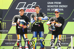 Podium: peringkat kedua Marc Marquez, Repsol Honda Team, juara lomba Valentino Rossi, Yamaha Factory