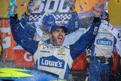 Race winner Jimmie Johnson, Hendrick Motorsports Chevrolet