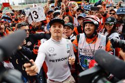 Nico Rosberg, Mercedes AMG F1 con fans