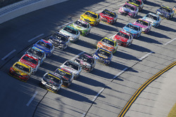 Joey Logano, Team Penske Ford, Kevin Harvick, Stewart-Haas Racing Chevrolet