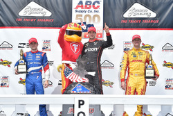 Podium :le vainqueur Will Power, Team Penske Chevrolet, le 2e Mikhail Aleshin, Schmidt Peterson Motorsports Honda, le 3e Ryan Hunter-Reay, Andretti Autosport Honda