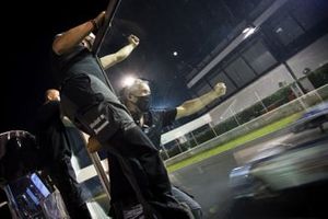 Festeggiamenti del team Tsunami RT
