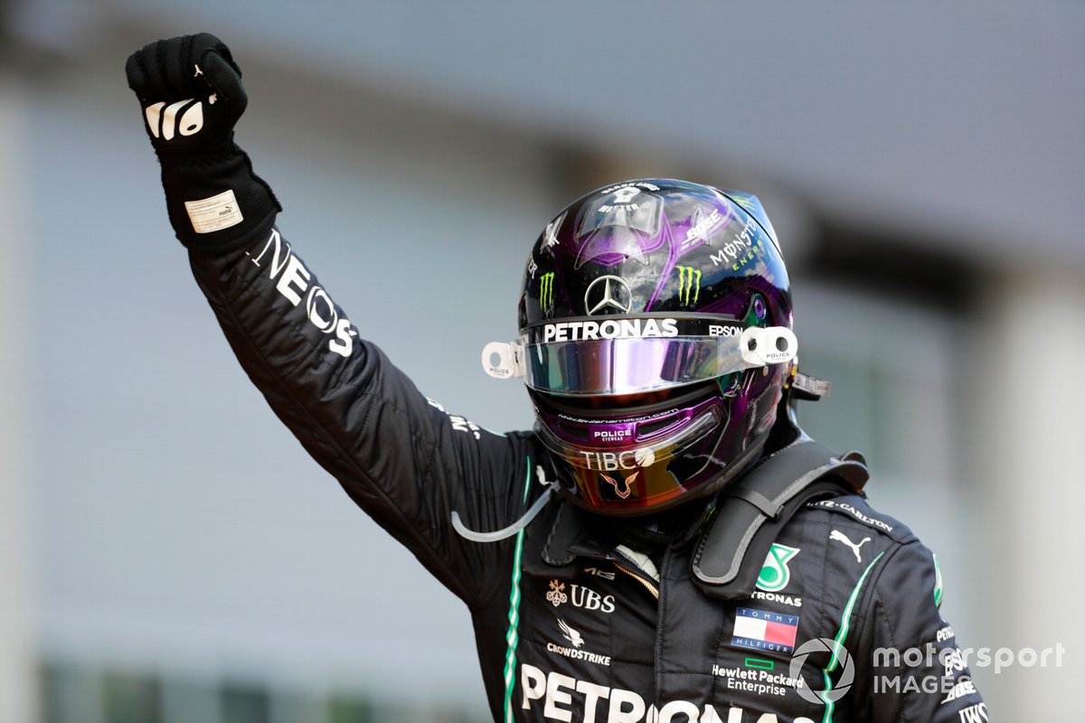 Le vainqueur Lewis Hamilton, Mercedes 