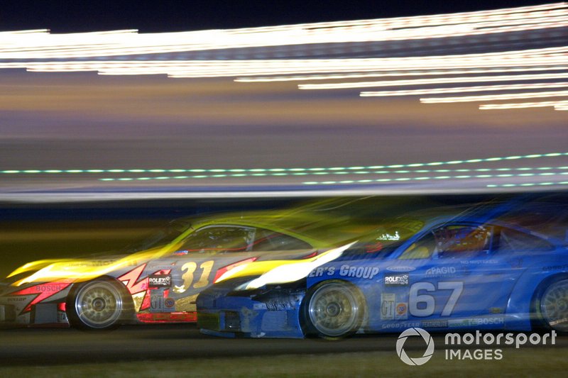 Lucas Luhr, Randy Pobst, Mike Fitzgerald, Christian Menzel, Porsche 911 GT3-RS, leads Don Kitch, Dave Parker, Dave Gaylord, Mike Oberholtzer, Porsche 911 GT3-R