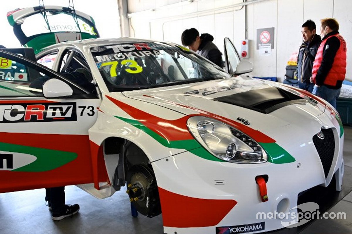 Mineki Okura, M-PROTOTYPING Team STILE CORSE, Alfa Romeo Giulietta Veloce TCR