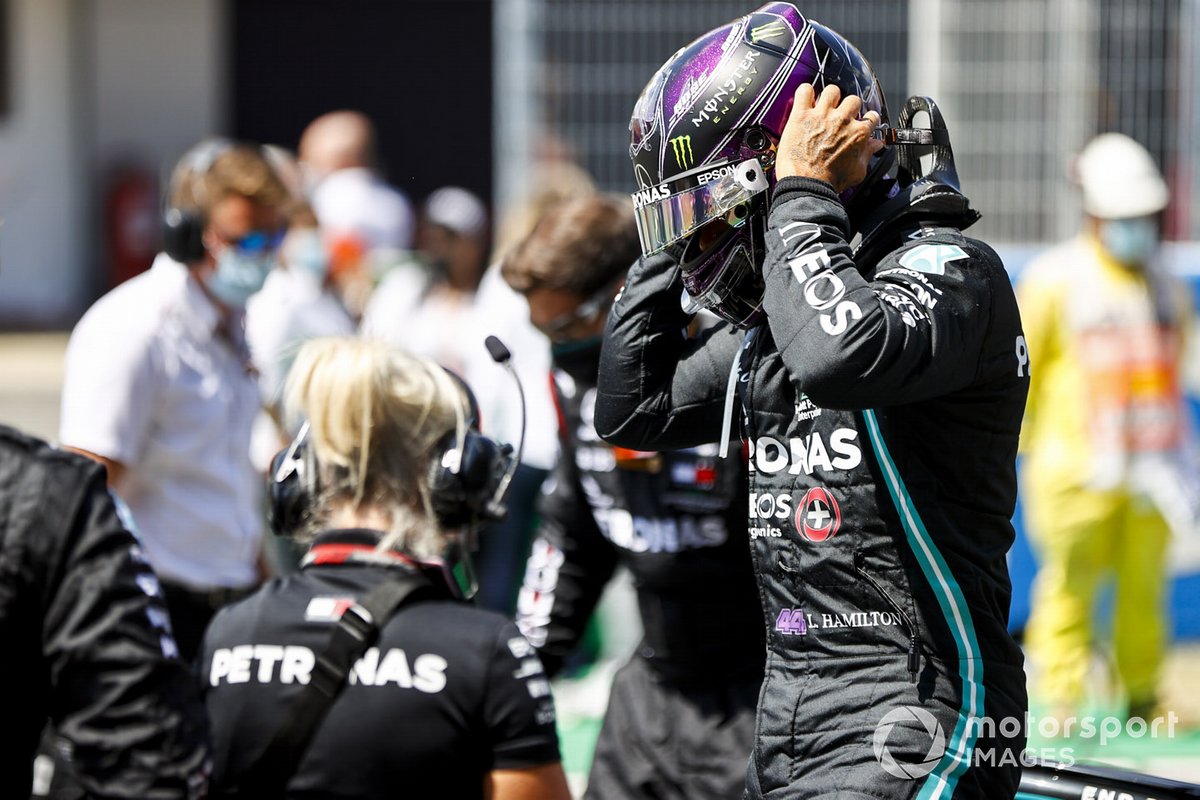 Lewis Hamilton, Mercedes-AMG Petronas F1 sulla griglia di partenza