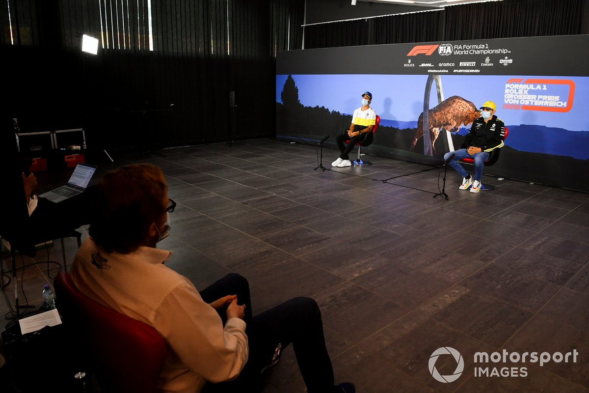 Daniel Ricciardo, Renault F1 Team and Esteban Ocon, Renault F1 Team in the press conference