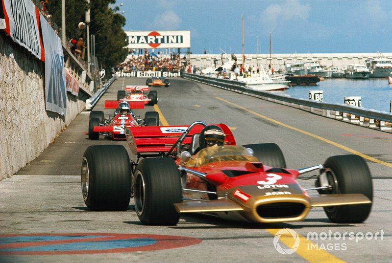 Jochen Rindt, Lotus 49C Ford leads Piers Courage, De Tomaso 308 Ford