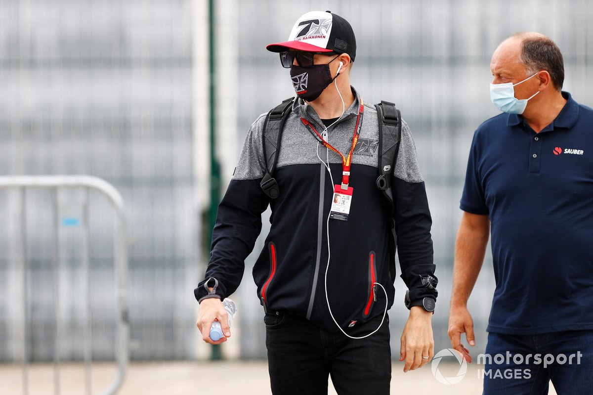 Kimi Raikkonen, Alfa Romeo y Frederic Vasseur, Director del equipo, Alfa Romeo Racing