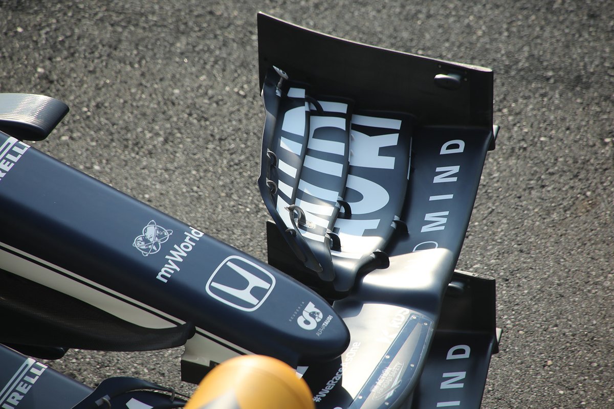 AlphaTauri AT02 front wing detail