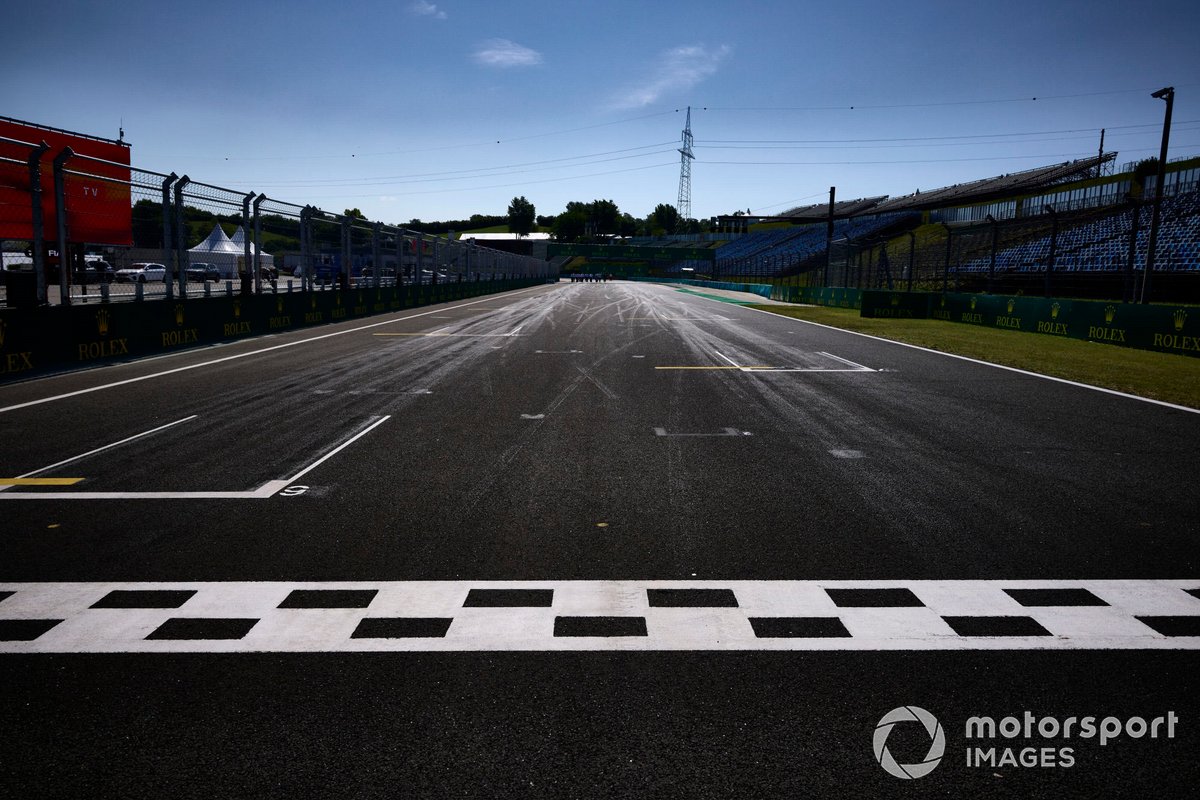 Vista panorámica de la recta de pits