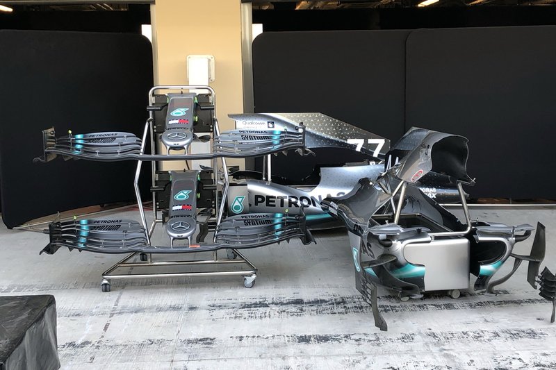 Mercedes AMG F1 W10, alerón delantero y carrocería