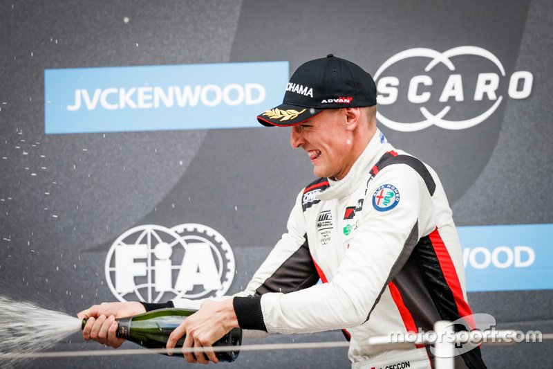Podium: Kevin Ceccon, Team Mulsanne Alfa Romeo Giulietta TCR