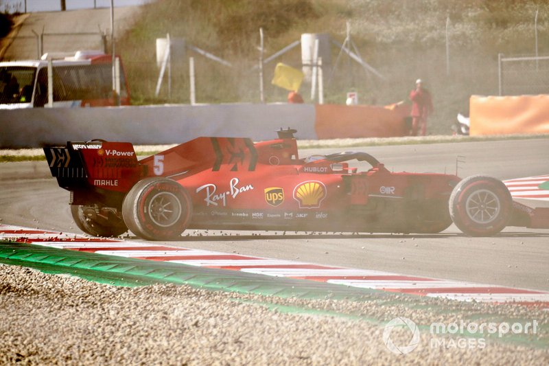 Sebastian Vettel, Ferrari SF1000 hace un trompo