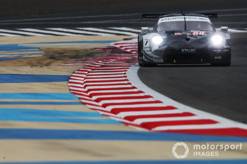 #88 Dempsey-Proton Racing Porsche 911 RSR: Thomas Preining, Adrien Deleener, Khalid Al Qubaisi 