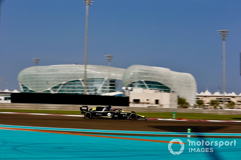 Esteban Ocon, Renault F1 Team R.S. 19