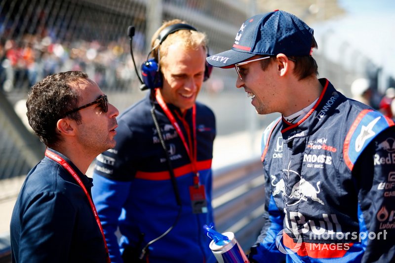 Nicolas Todt and Daniil Kvyat, Toro Rosso, on the grid