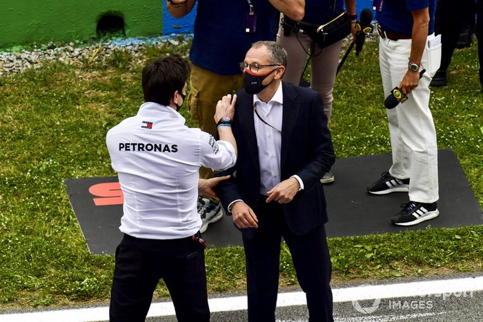 Toto Wolff, jefe de equip y CEO, Mercedes AMG, con Stefano Domenicali, CEO, Formula 1
