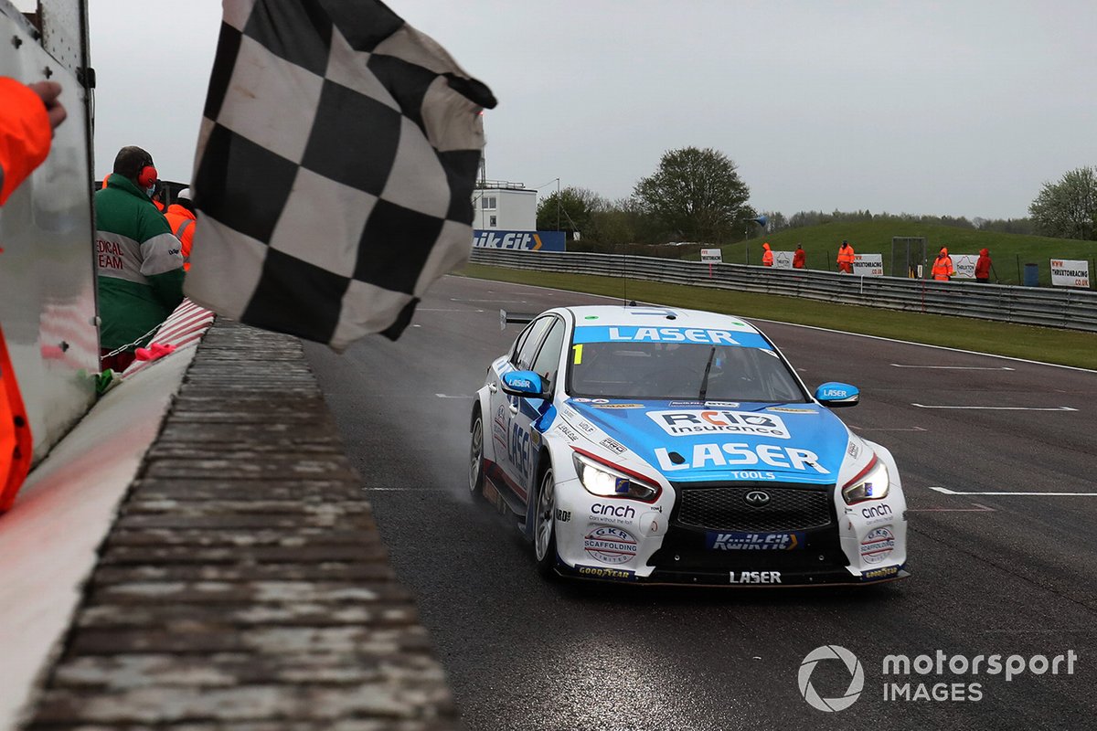 Standout performance at Thruxton recovering from race one spin marked Sutton out as an obvious title challenger once again